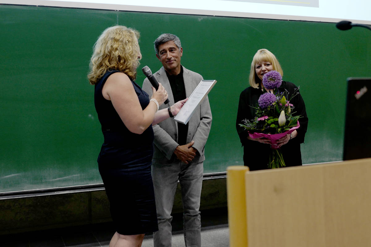 Der FB 1: Bildungswissenschaften hat Herrn Ranga Yogeshwar die Ehrendoktorwürde verliehen (Foto: Peter Rödler)