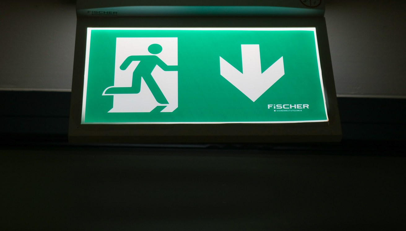 Bild "Exit Schild" vom OER Lab der Universität Koblenz, CC BY 4.0 International.
