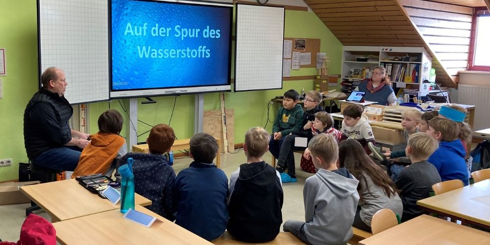 Auf der Spur des Wasserstoffs