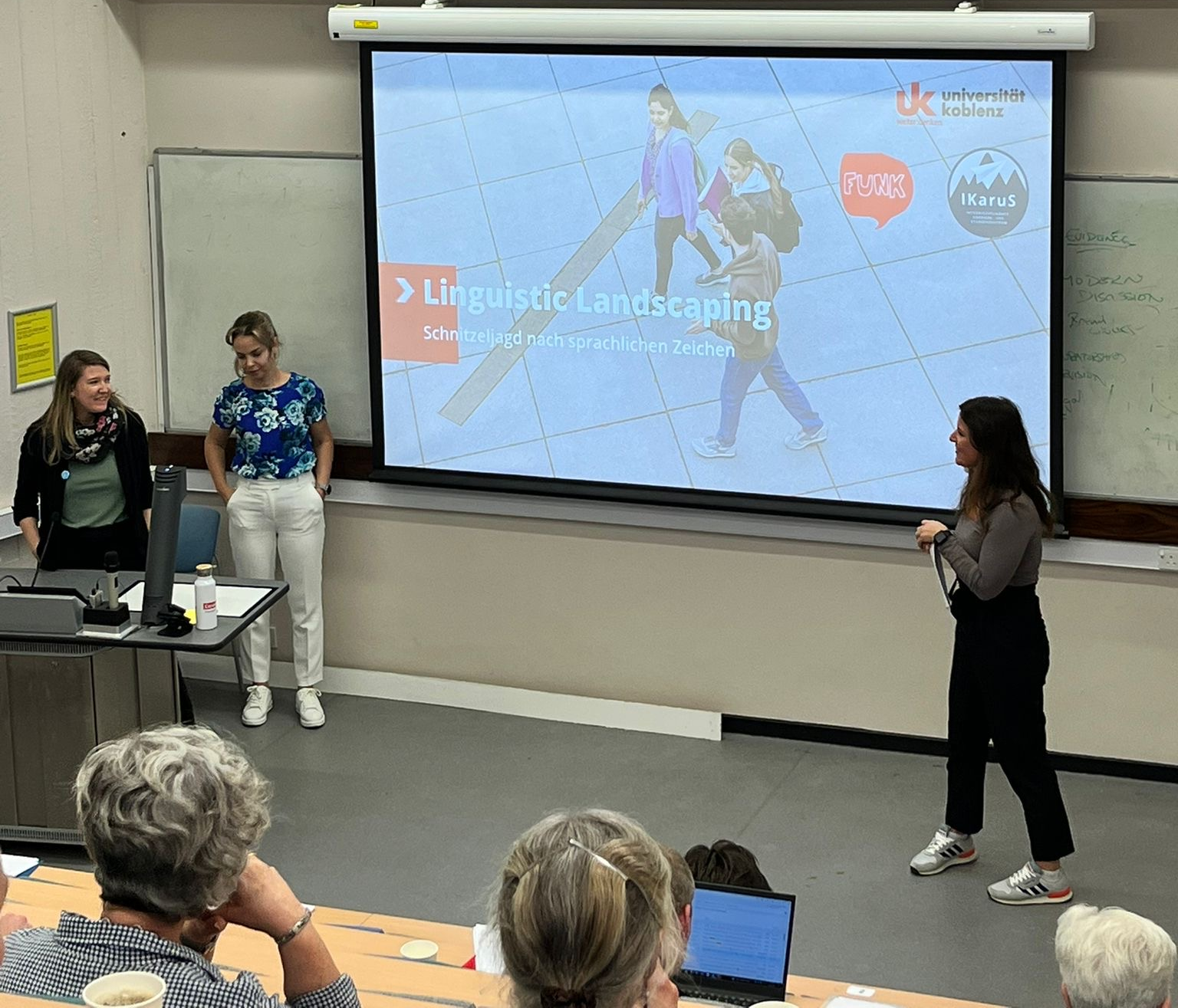 Dr. Katharina Hirt (FUNK) und Klodiana Dautaj (IKaruS) an der Universität Liverpool.