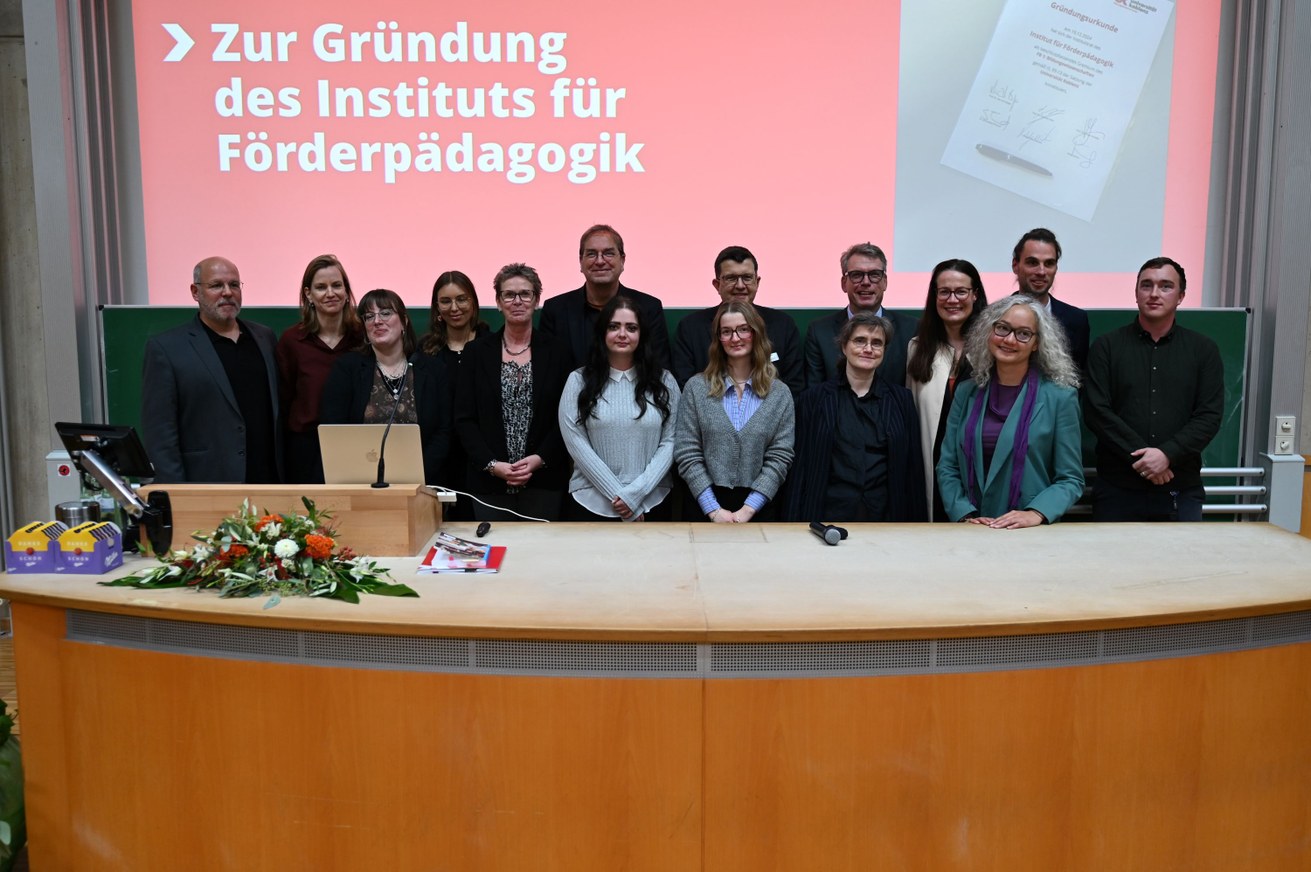 Die Mitglieder des Instituts für Förderpädagogik der Universität Koblenz. Bild: Universität Koblenz / Felix Schlief