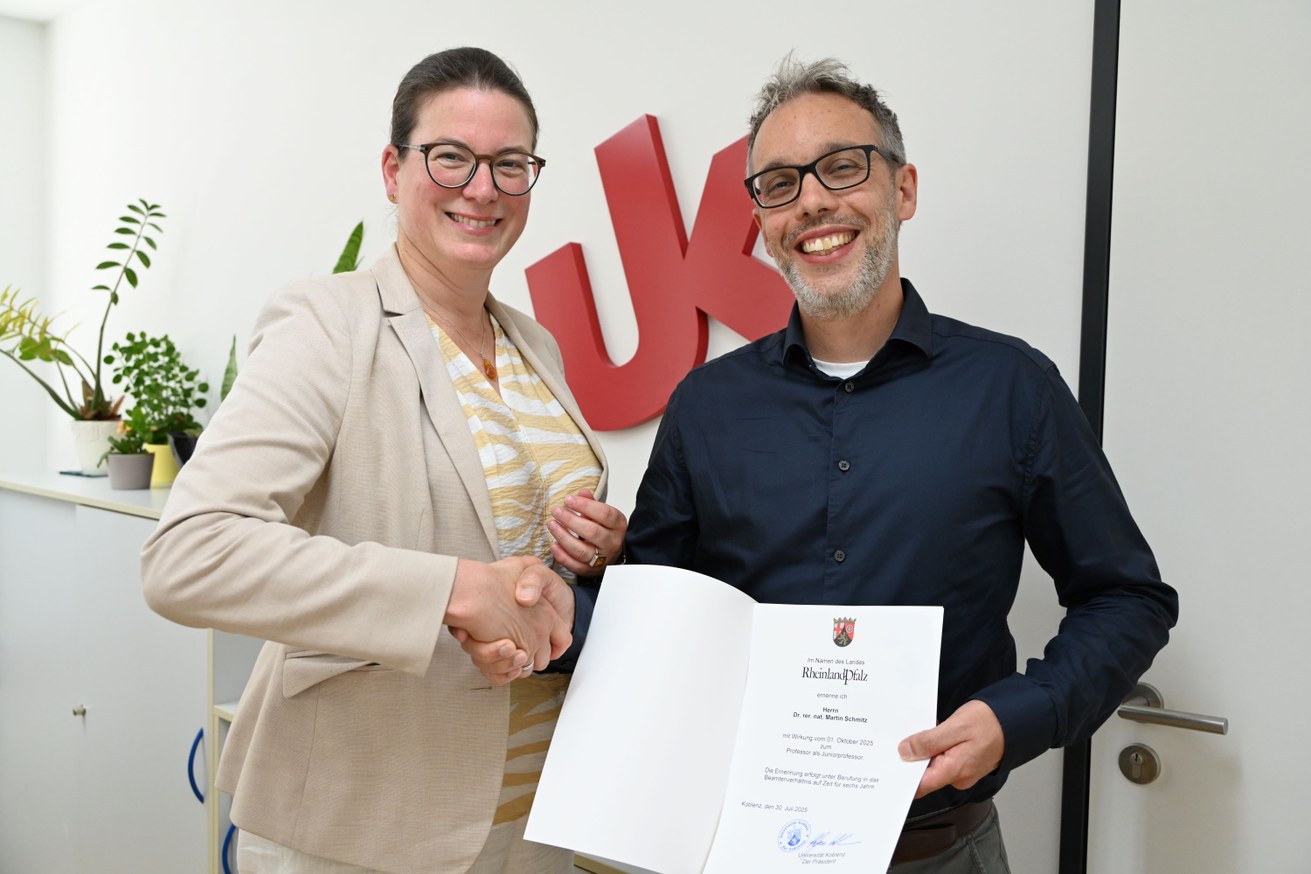 Die Vizepräsidentin für Studium und Lehre der Universität Koblenz, Prof. Dr. Constanze Juchem-Grundmann, und Prof. Dr. Martin Schmitz. Bild: Universität Koblenz / Liane Pohl