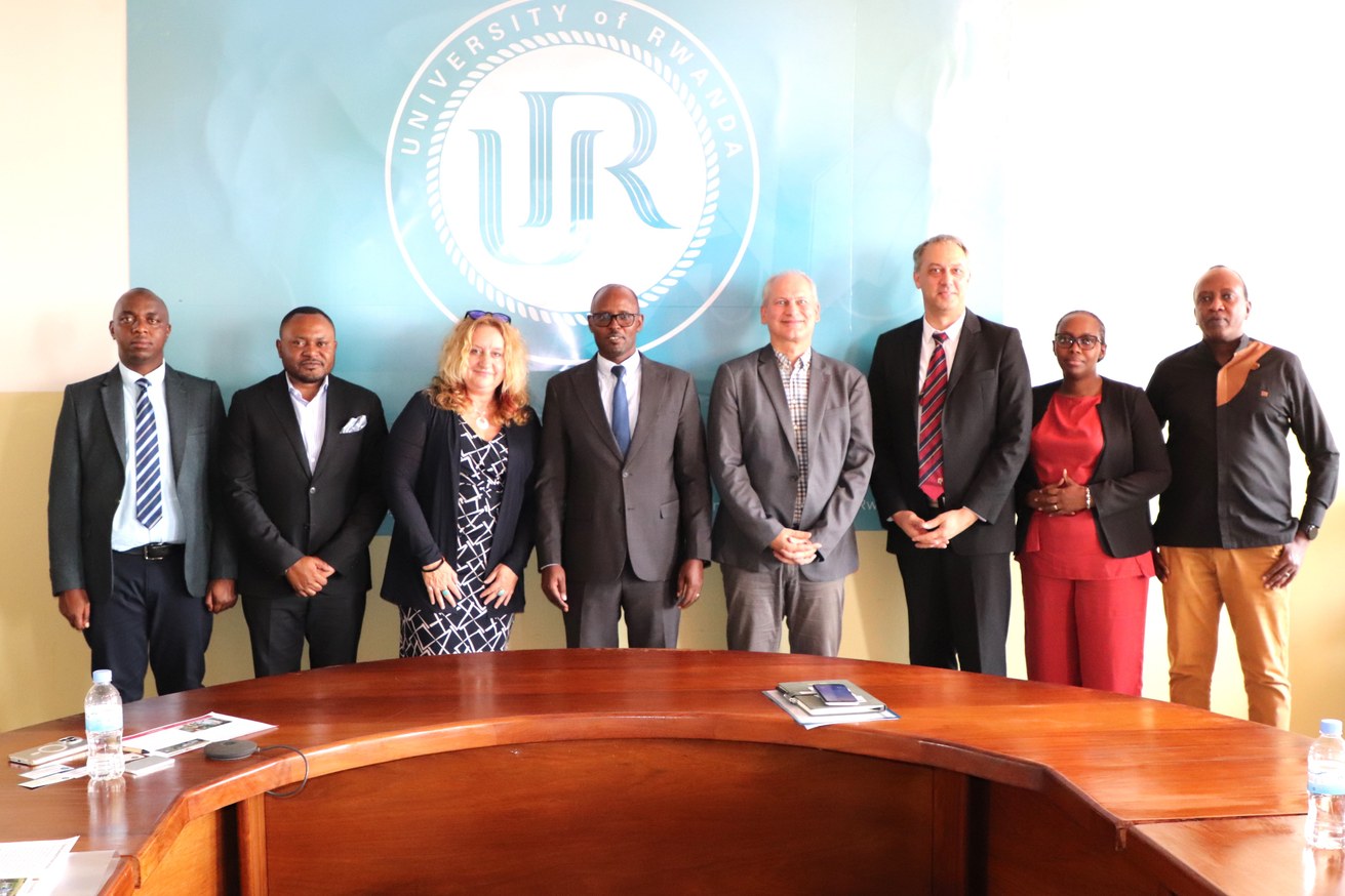 Zu Besuch an der University of Rwanda: Einer der vielen Höhepunkte des Ruanda-Aufenthalts von Vize-Präsidentin Prof. Dr. Claudia Quaiser-Pohl, Prof. Dr. Michael Klemm und Siegmar Seidel. Foto: University of Rwanda