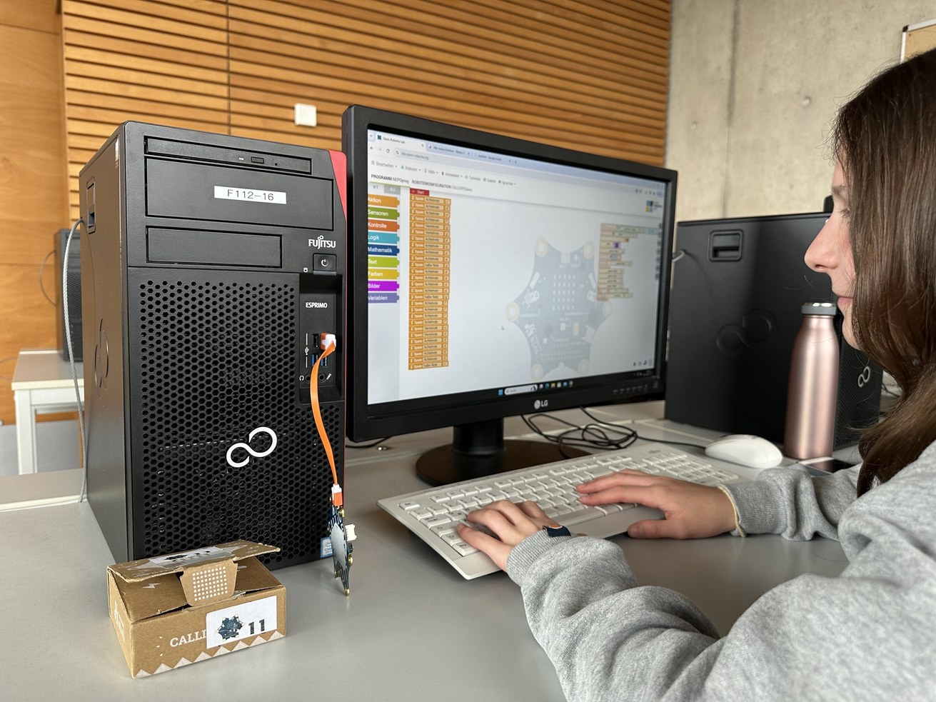 Der beliebte Programmierkurs RobertaLab findet auch in diesem Jahr wieder an der Universität Koblenz statt. Bild: Ada-Lovelace-Projekt