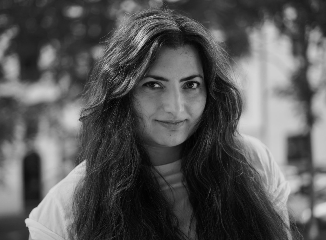 Şehnaz Dost ist freie Autorin und Literaturvermittlerin. Ihr Debütroman „ruh” ist im Frühjahr 2024 im Ecco Verlag erschienen. Bild: Şehnaz Dost