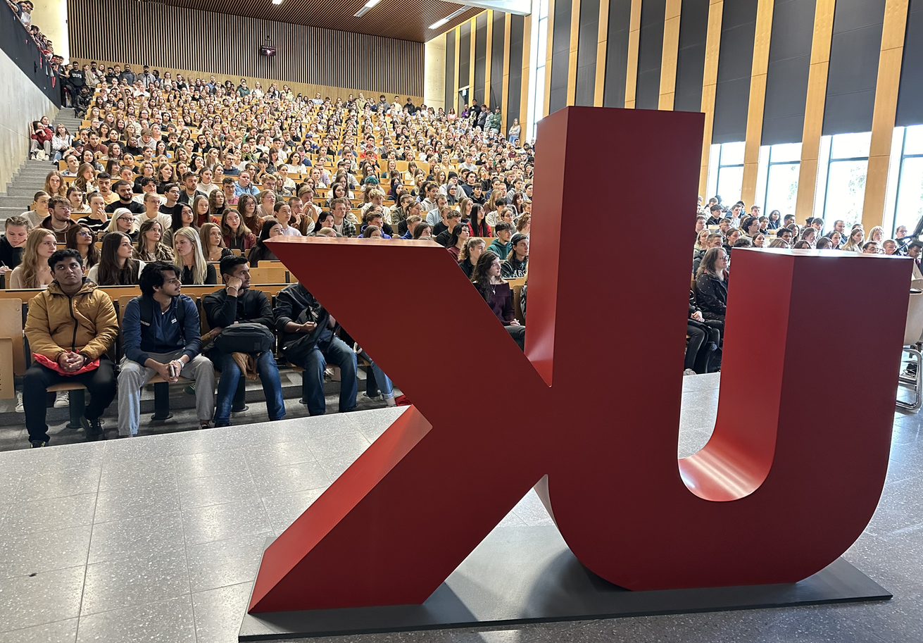 Begrüßungsveranstaltung für die Erstsemester: Etwa 2.000 Studierende beginnen ihr Studium an der Universität Koblenz im ersten Fachsemester. Bild: Christoph Asche/Universität Koblenz