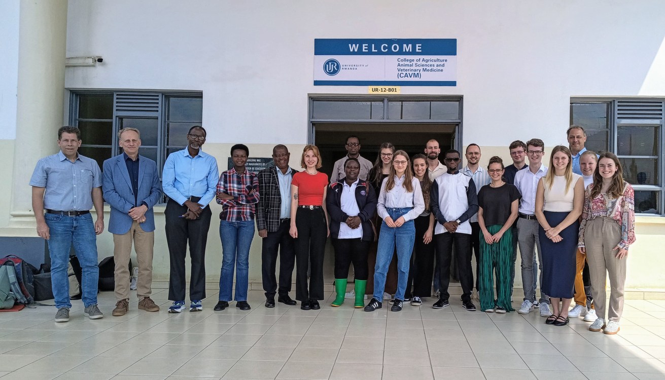 Empfang an der University of Rwanda: Die Gruppe der Koblenzer Geographie im März 2025.
