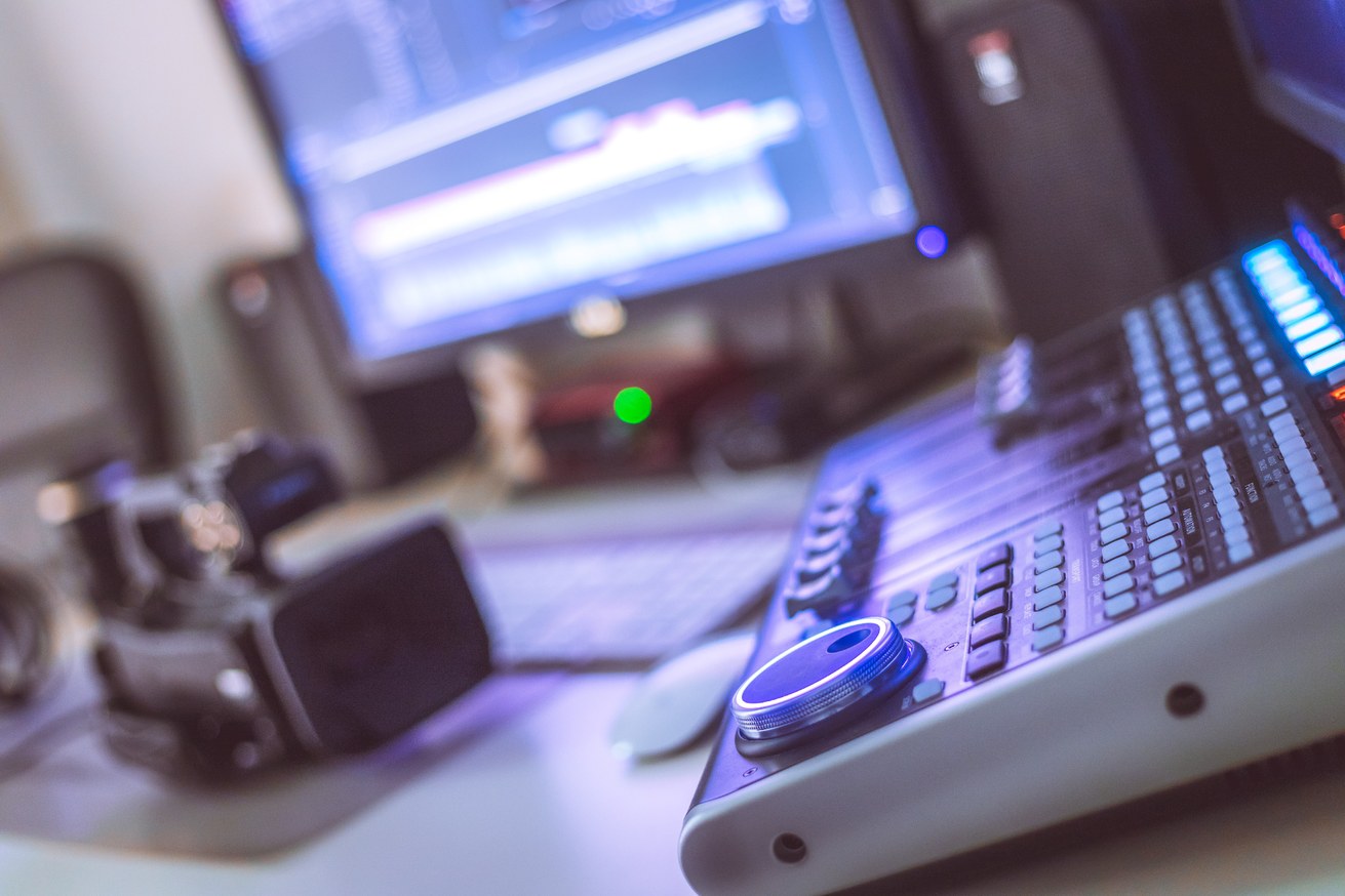 AV-Studio und Beobachtungslabor